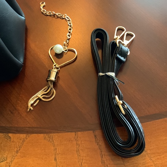 Free w/$15 purchase - Picture 5 of 7